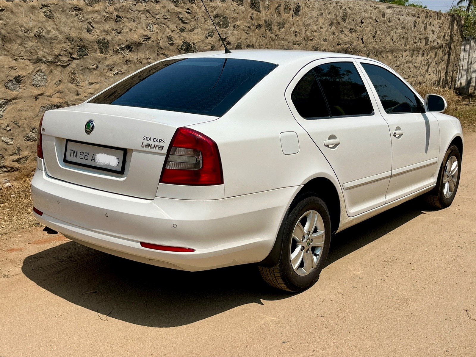 Skoda Laura - Image 3