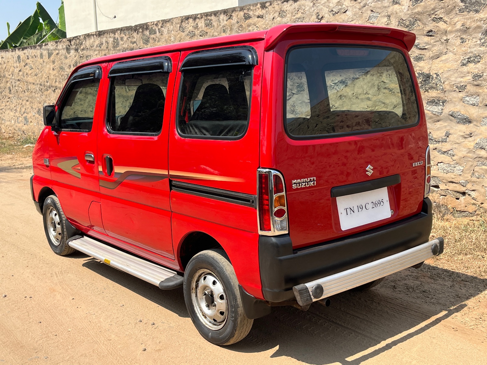 Maruti Suzuki Eeco - Image 2