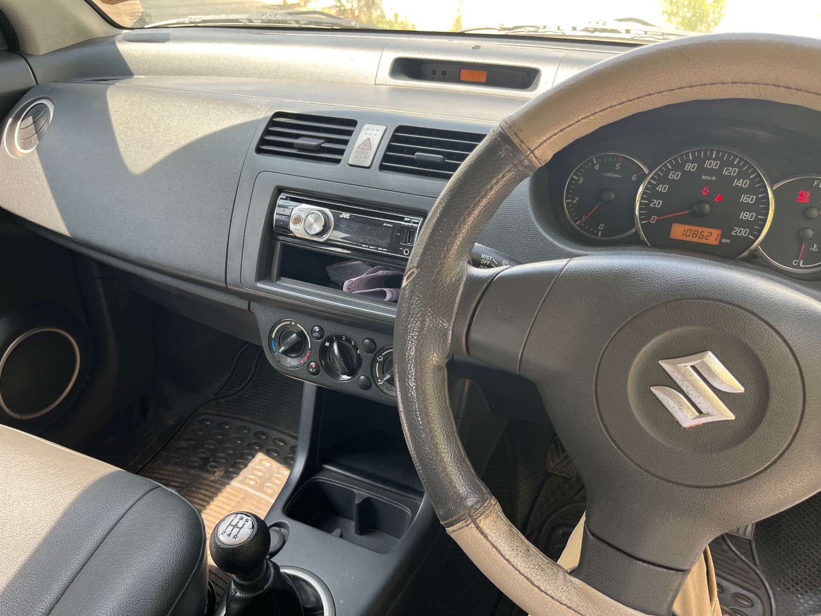 Maruti Suzuki Swift - Image 3