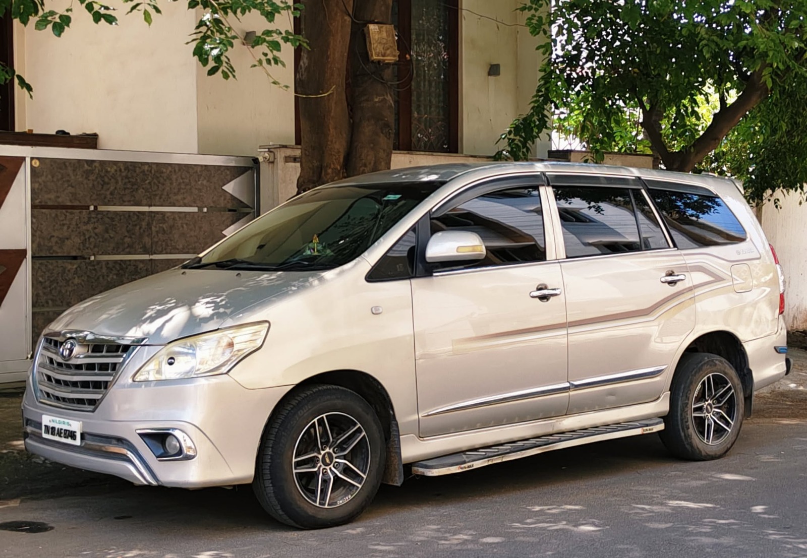 Toyota Innova - Image 8