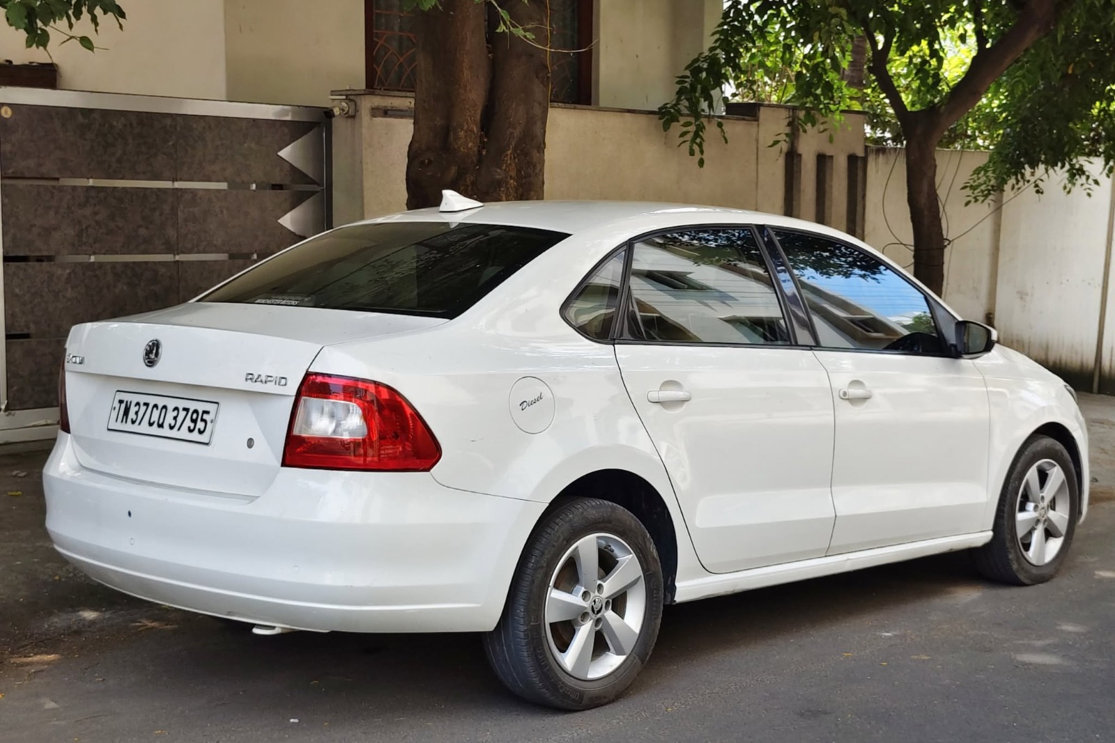 Skoda Rapid - Image 8