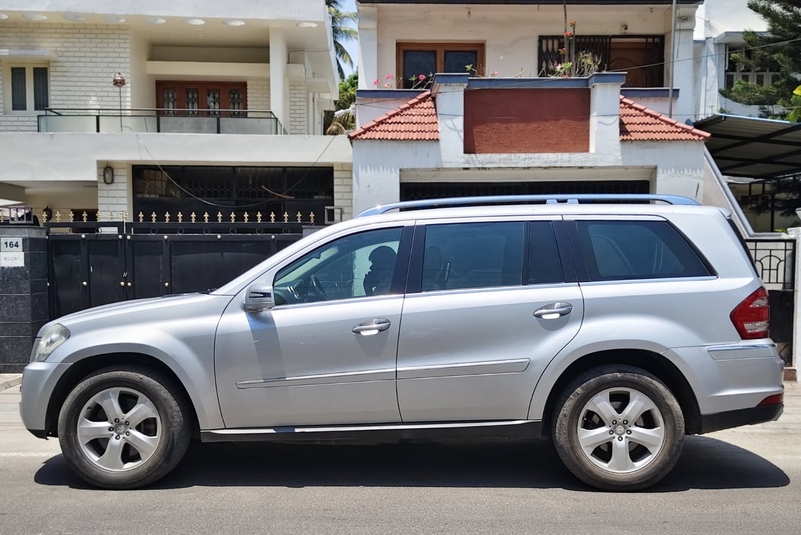 Mercedes Benz GL - Image 10