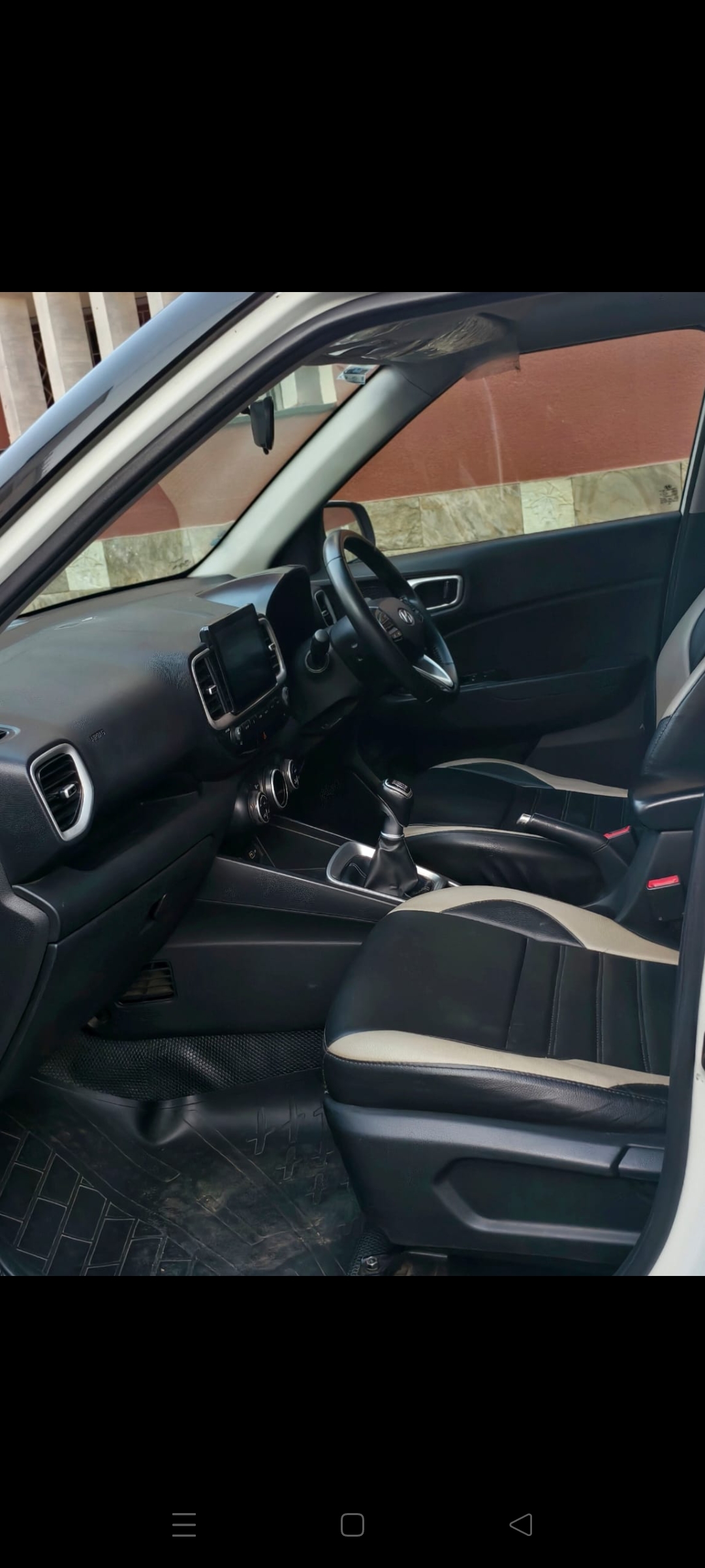 Hyundai Venue - Image 9