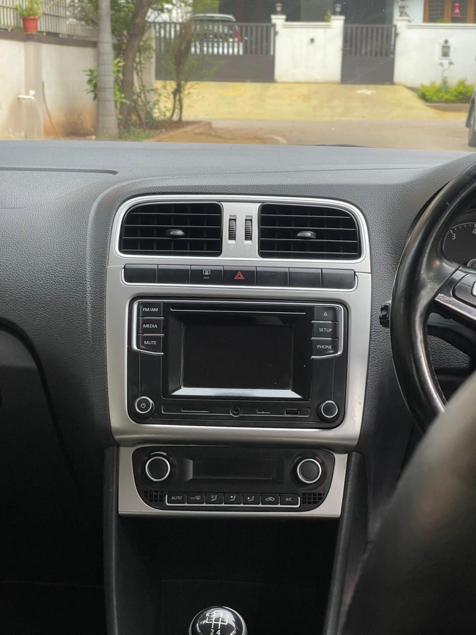 Volkswagen Polo - Image 8