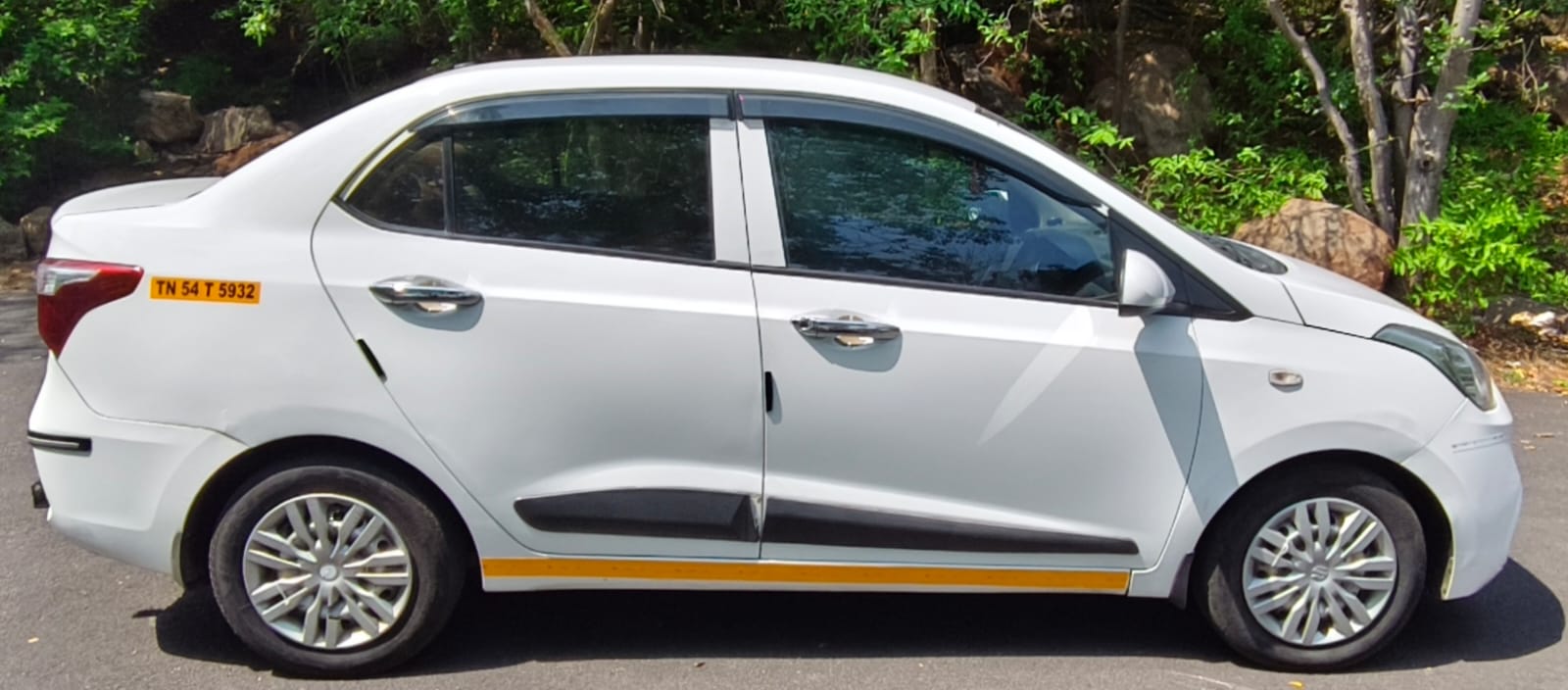 Hyundai Xcent - Image 12