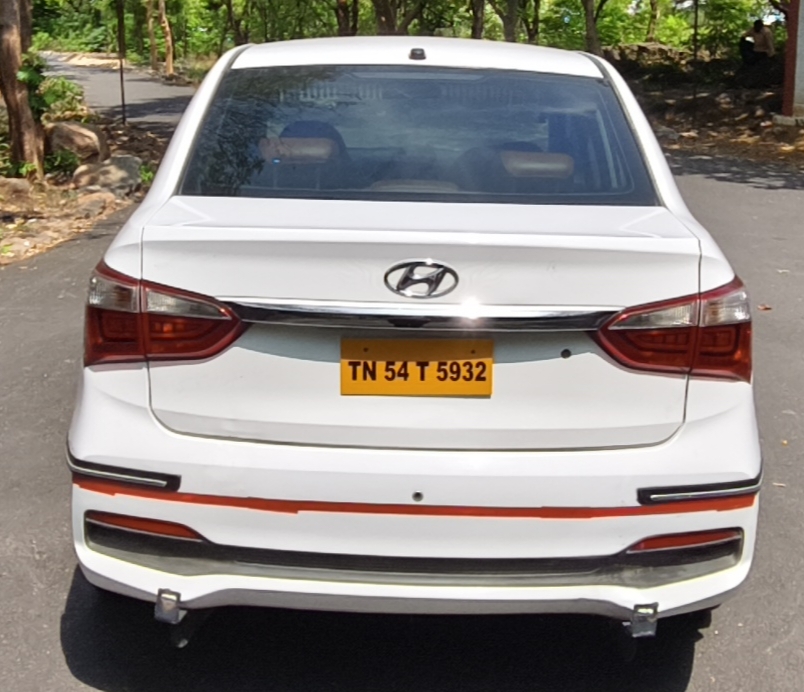 Hyundai Xcent - Image 2