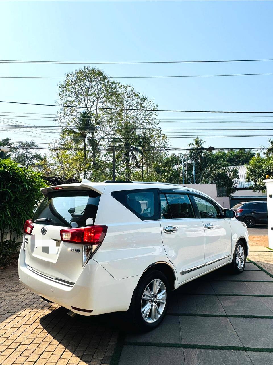 Toyota Innova Crysta - Image 3