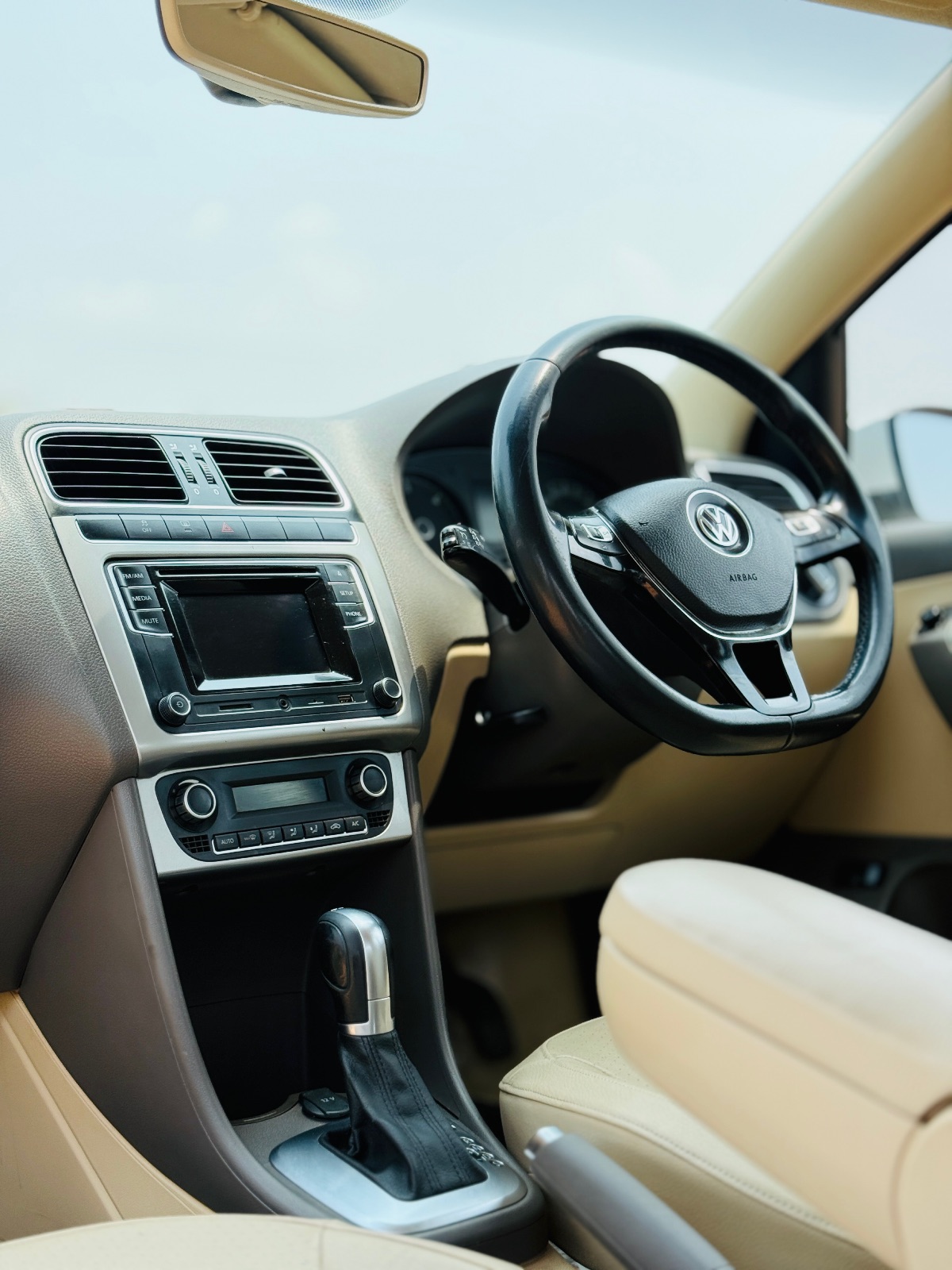 Volkswagen Vento - Image 9