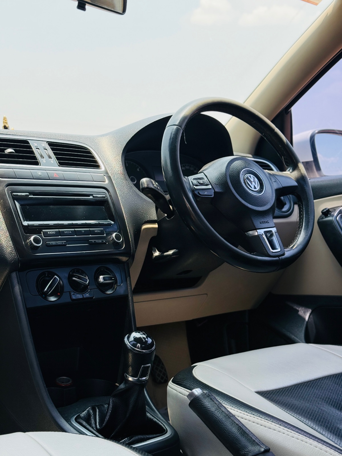 Volkswagen Polo - Image 8