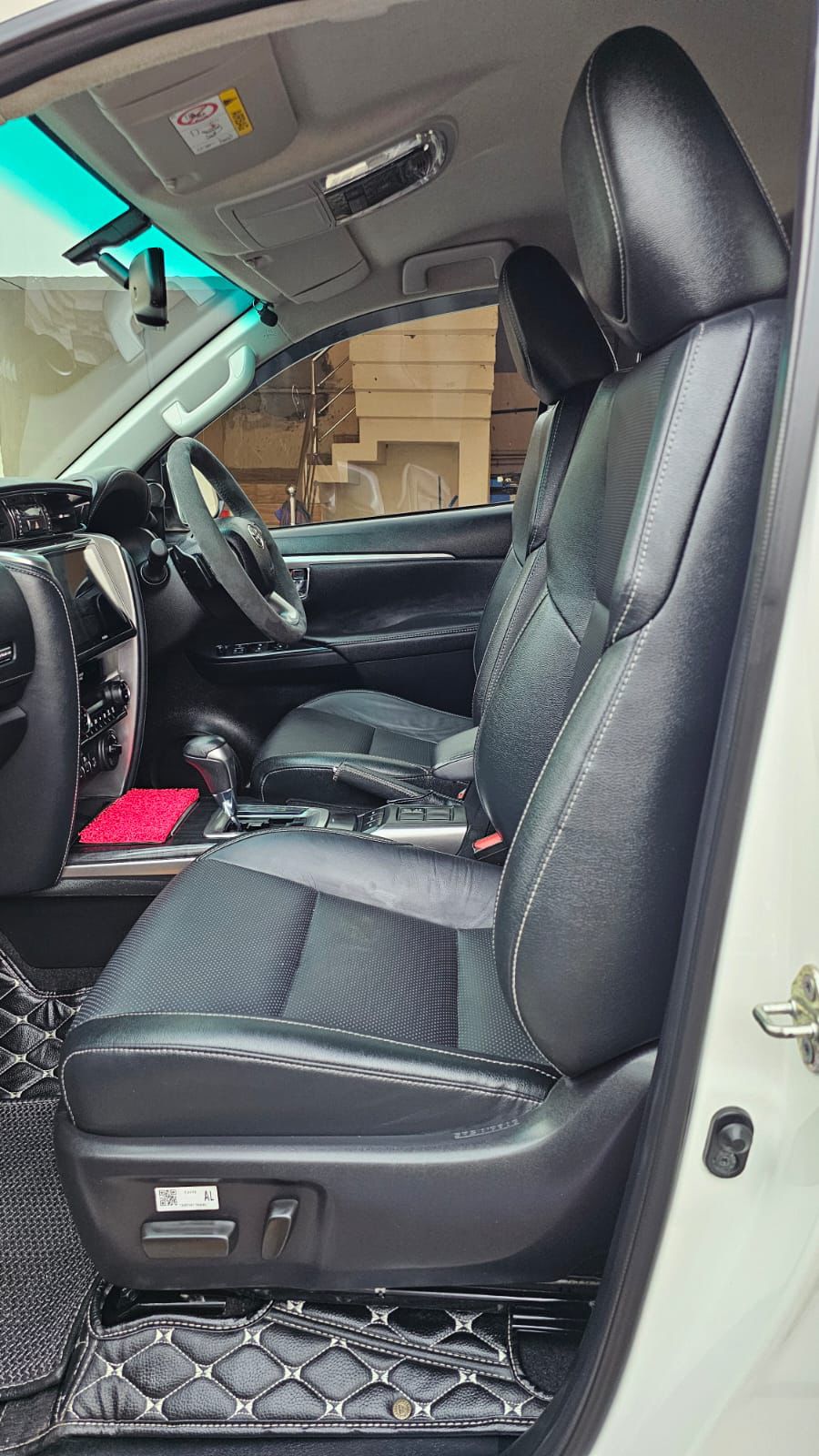 Toyota Fortuner - Image 4