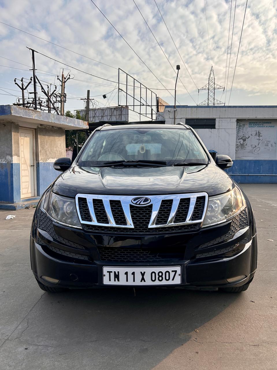 Mahindra XUV500 - Image 4