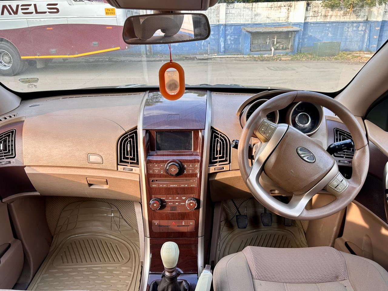 Mahindra XUV500 - Image 10