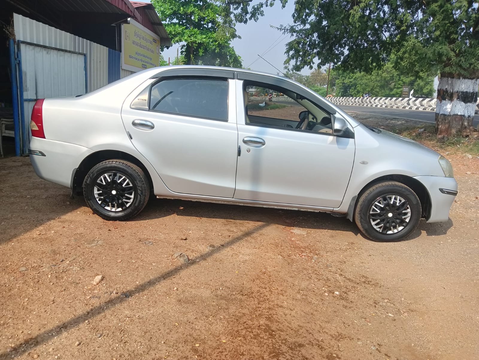 Toyota Etios - Image 2