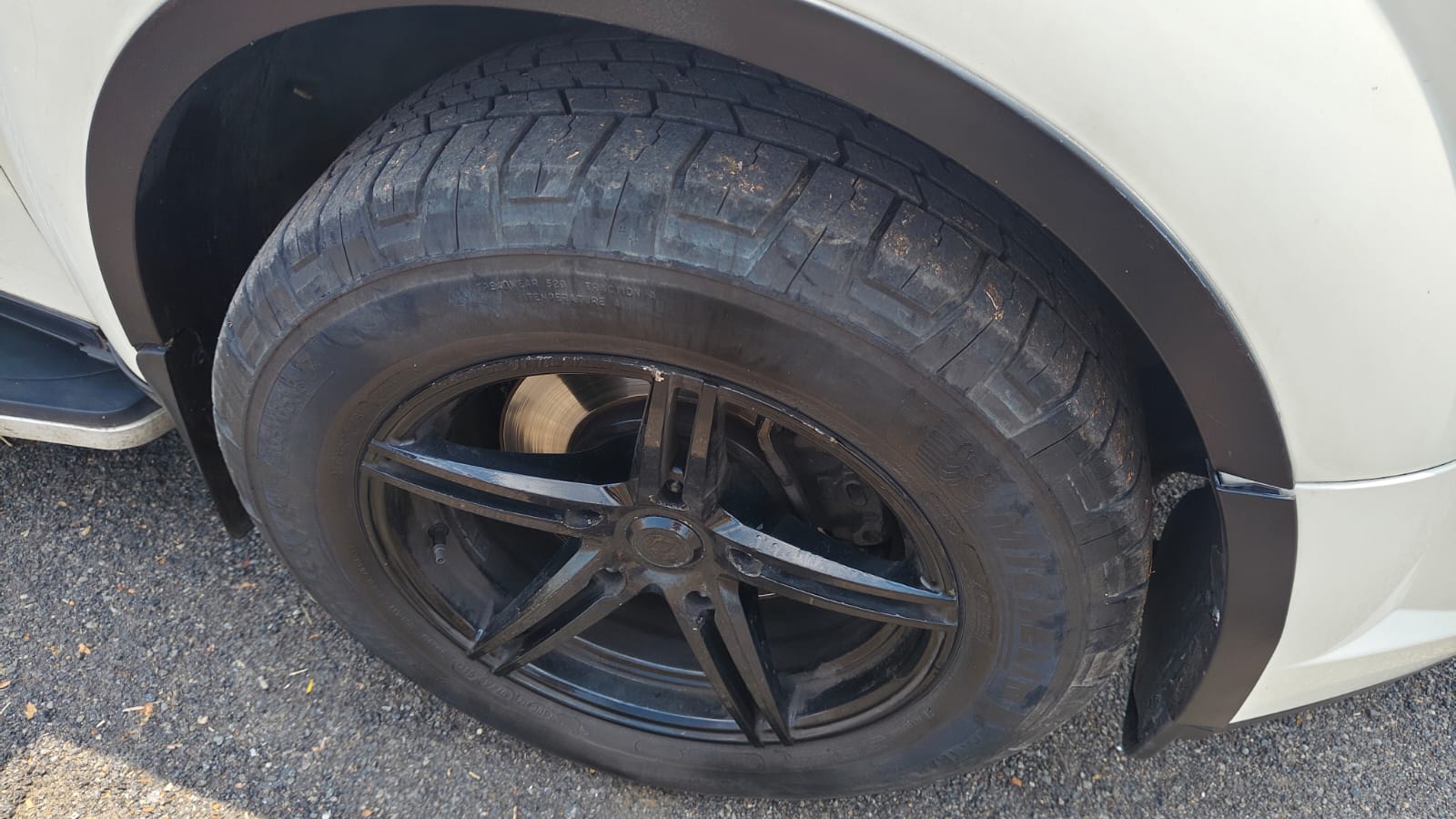 Mahindra XUV 500 - Image 5