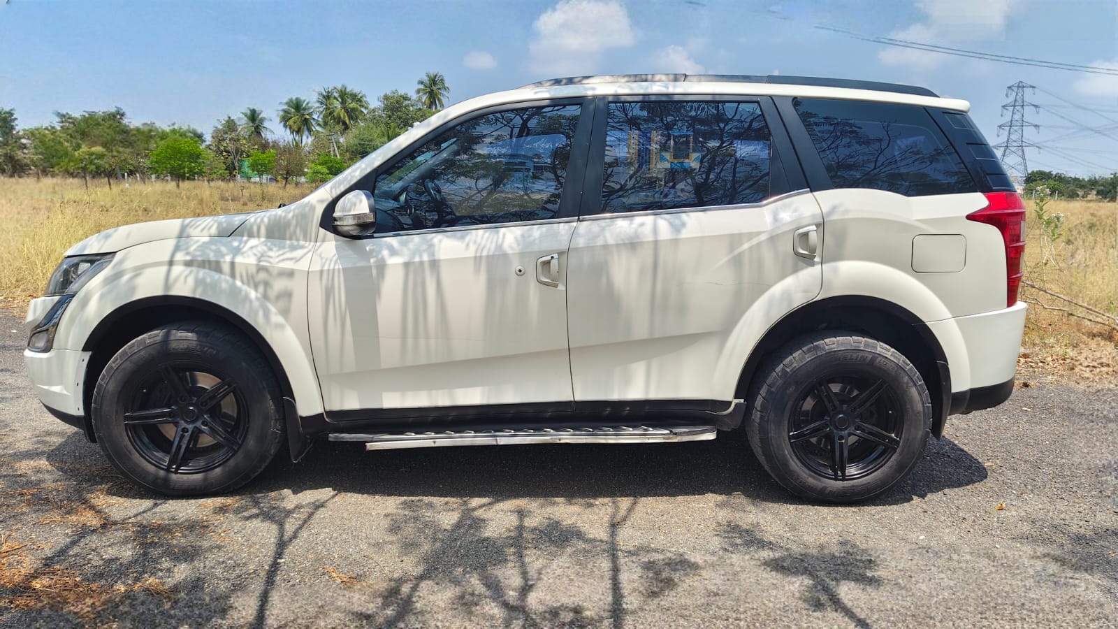 Mahindra XUV 500 - Image 3