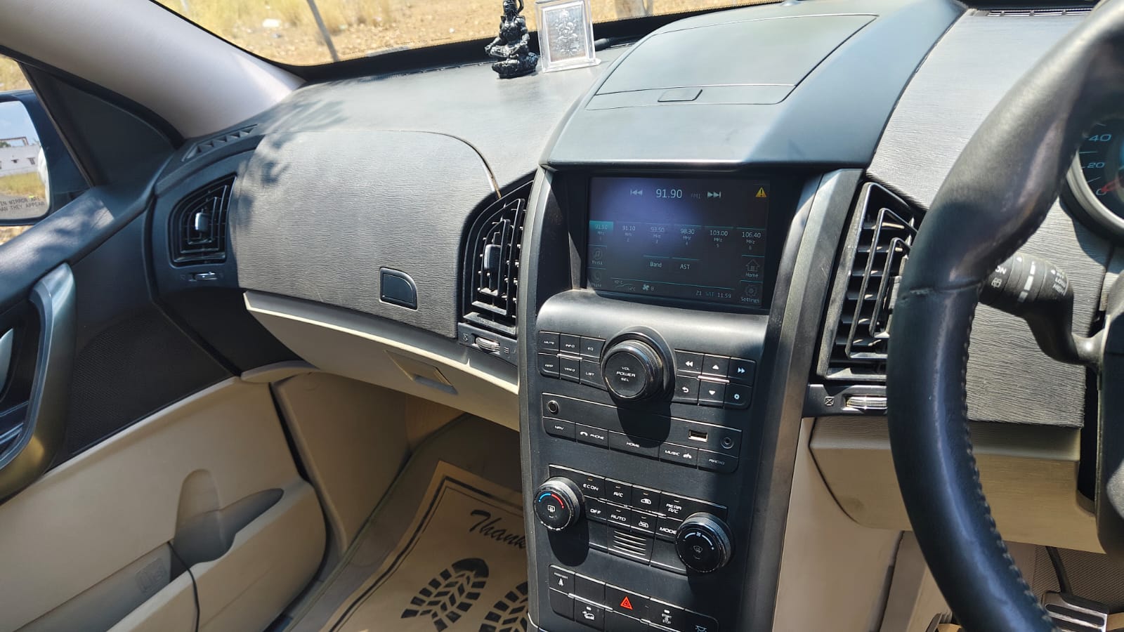 Mahindra XUV 500 - Image 6