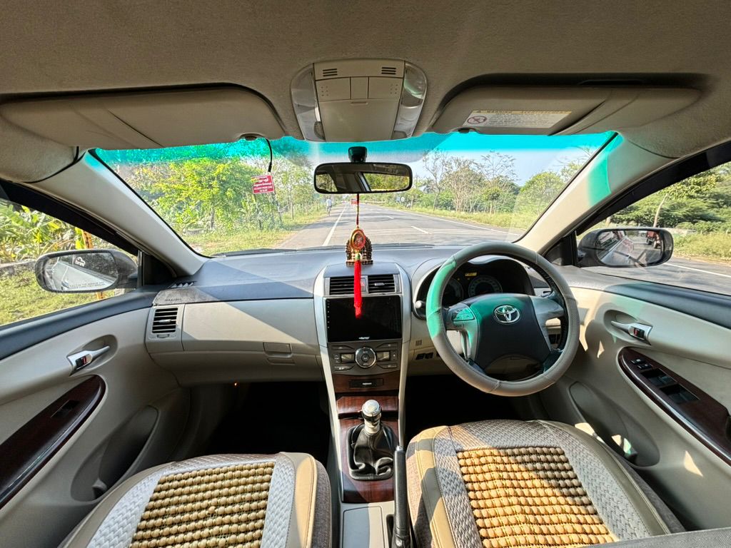 Toyota Corolla Altis - Image 4