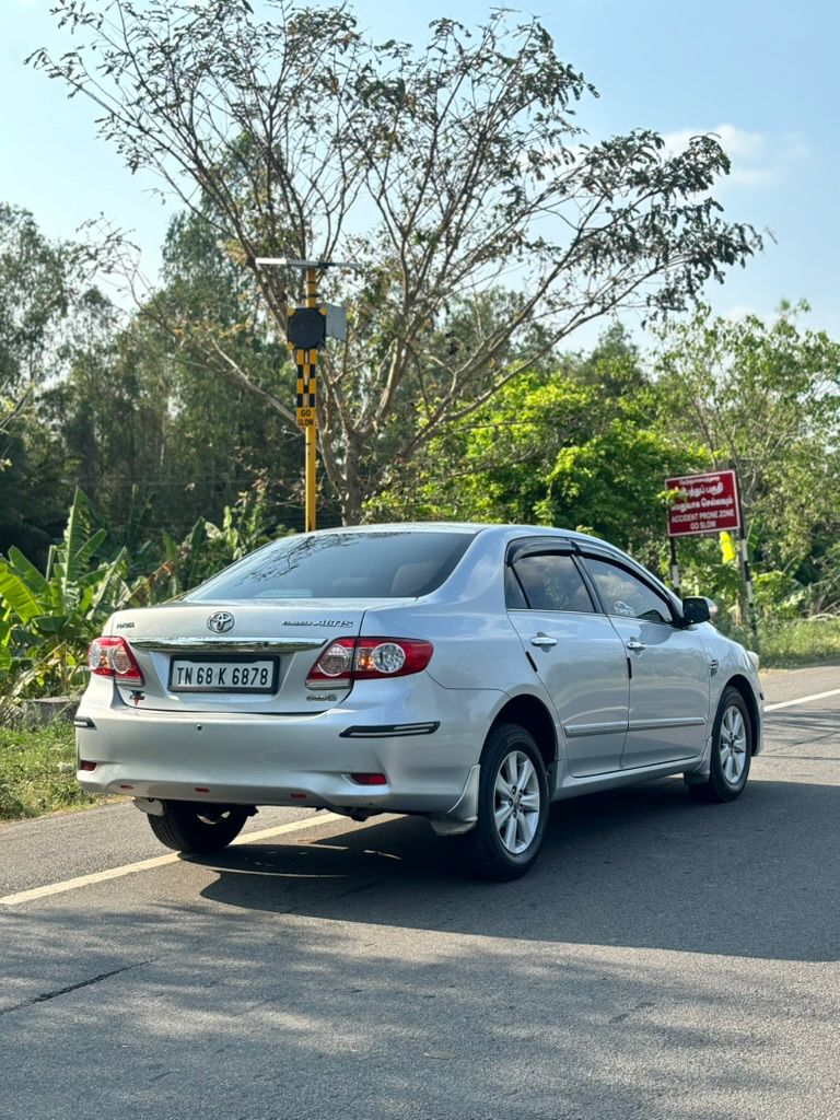 Toyota Corolla Altis - Image 8