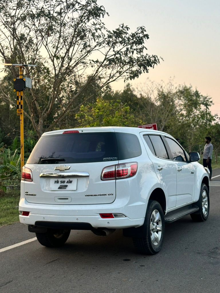 Chevrolet TRAILBLAZER - Image 8