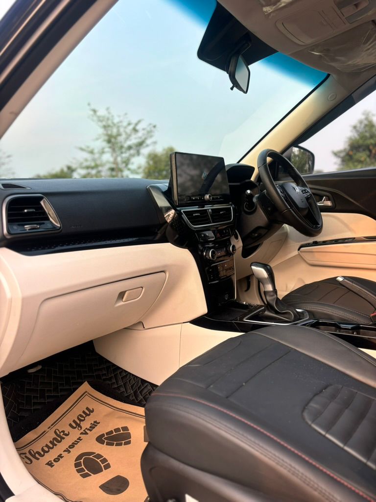 Mahindra XUV 3XO - Image 7