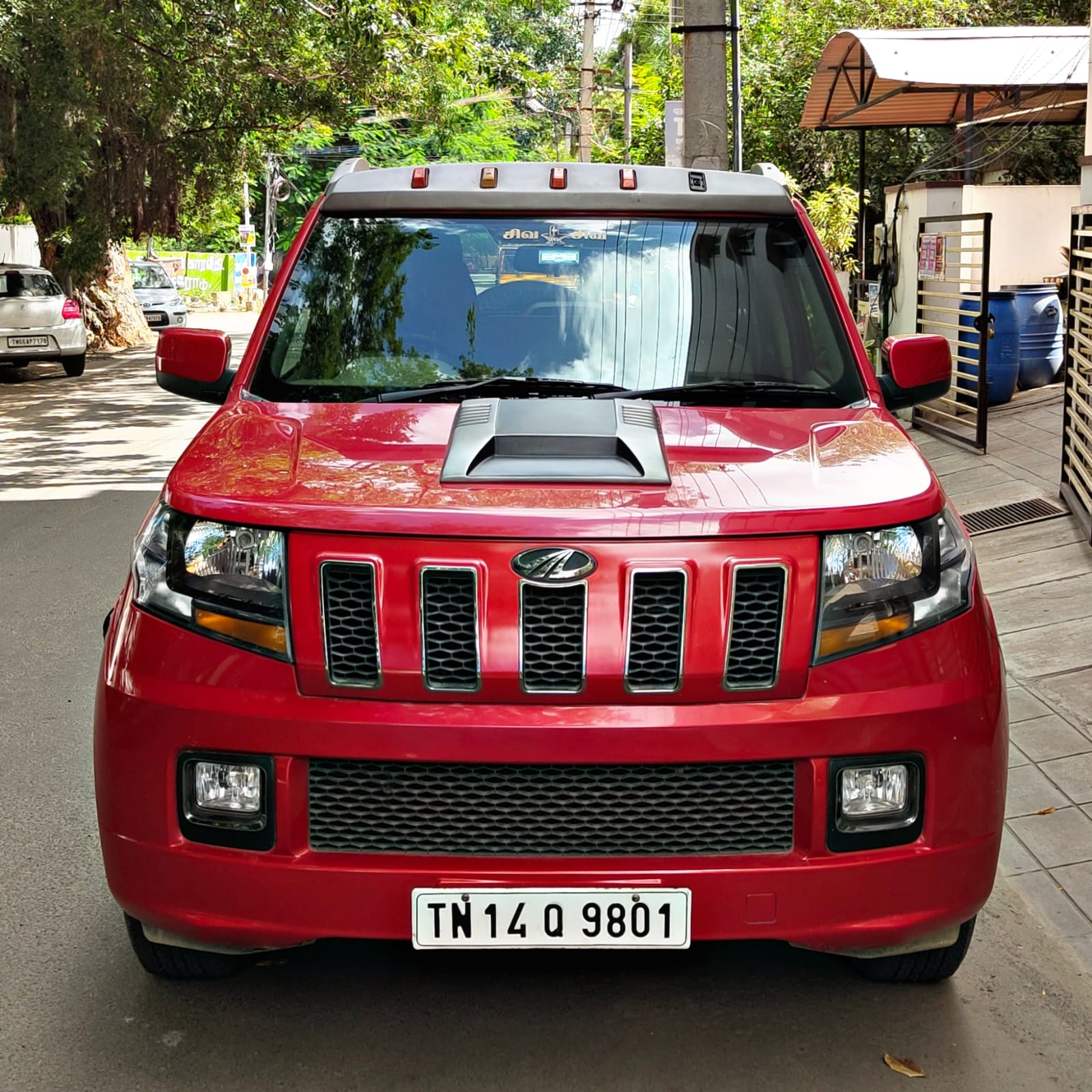 Mahindra TUV 300