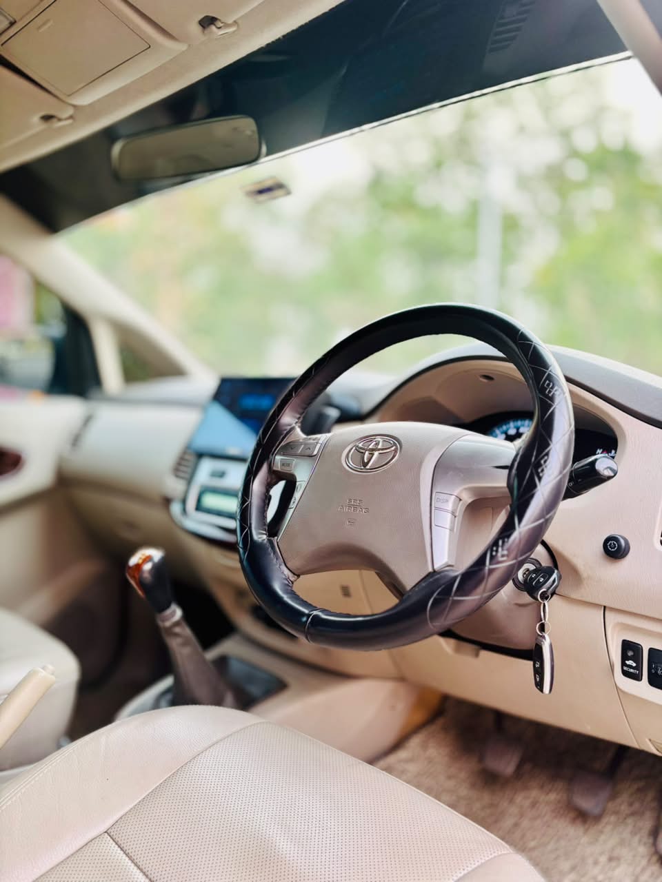 Toyota Innova - Image 2