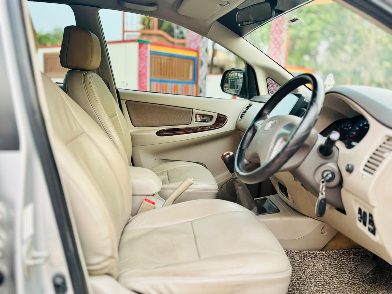 Toyota Innova - Image 5