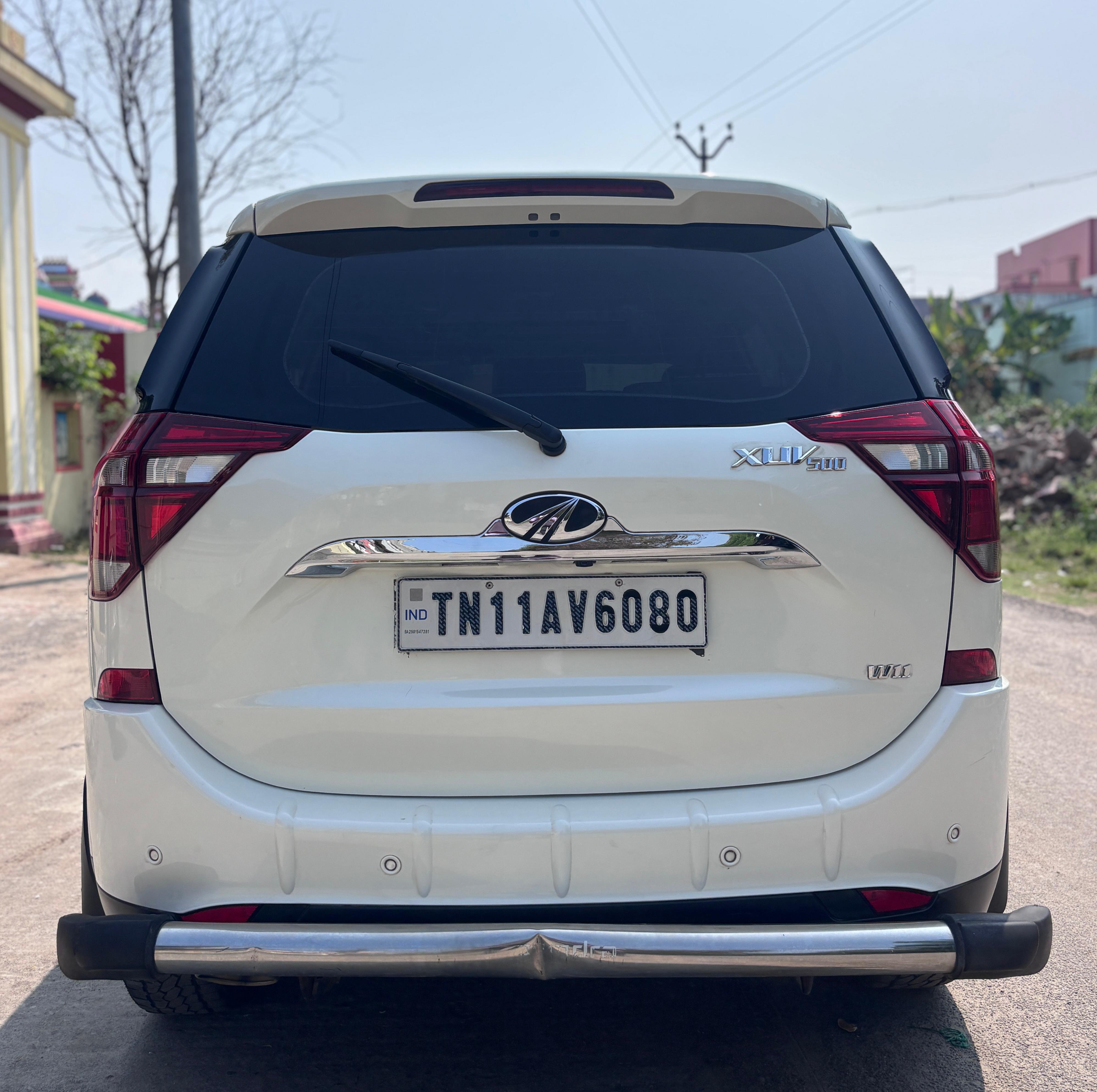 Mahindra XUV500 - Image 10