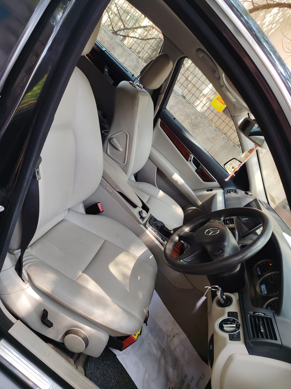 Mercedes Benz C-Class - Image 4