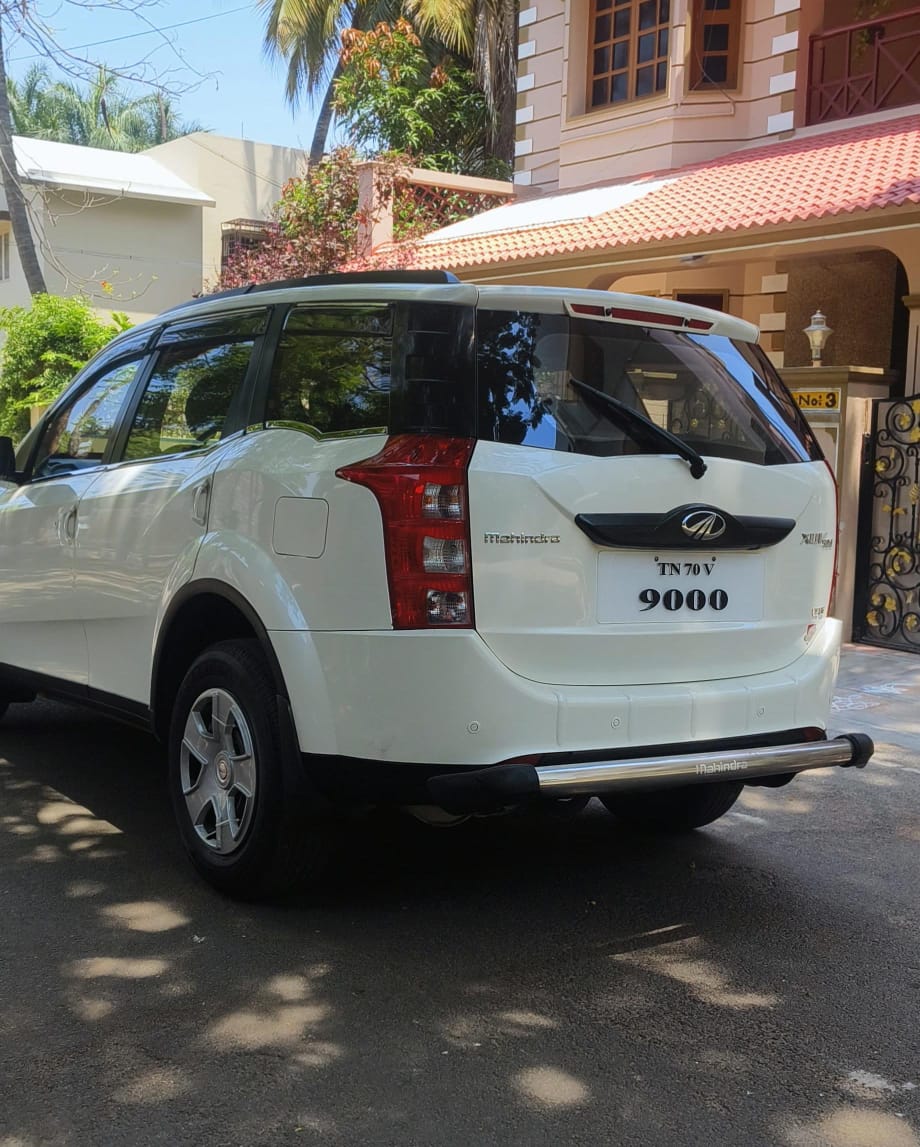 Mahindra XUV500 - Image 8