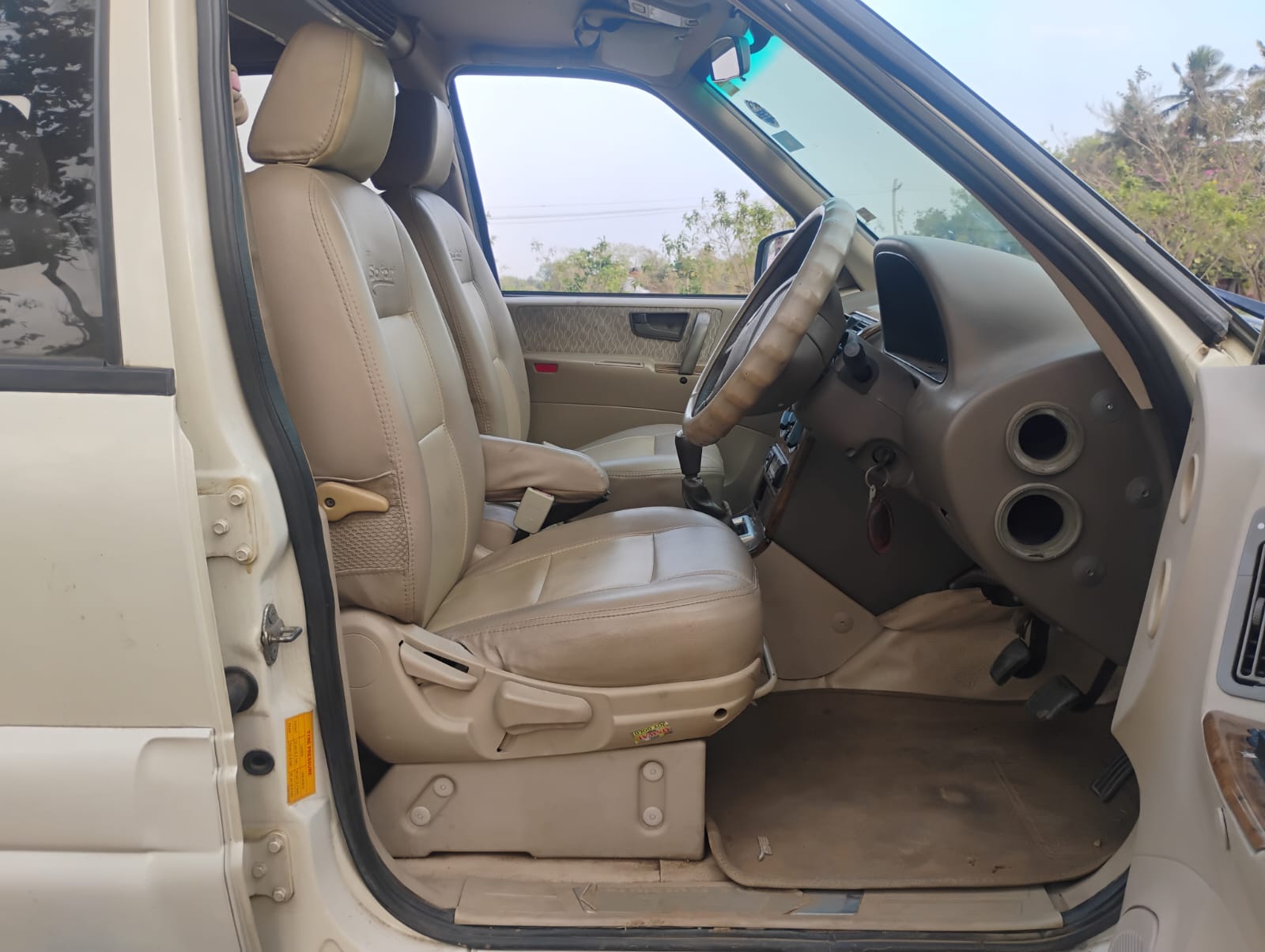 Tata Safari - Image 2