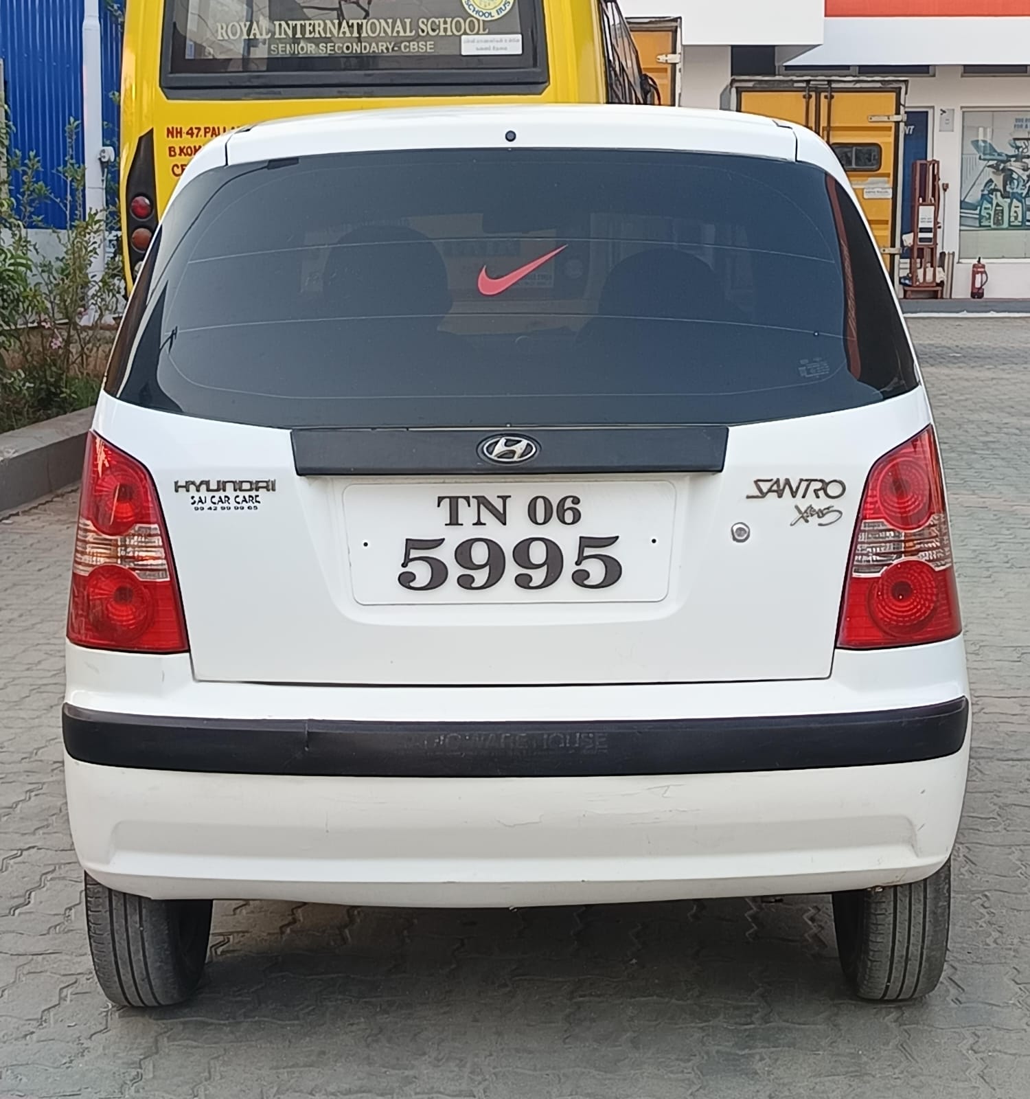 Hyundai Santro Xing - Image 2