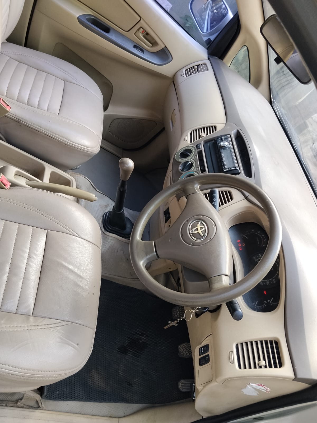 Toyota Innova - Image 4
