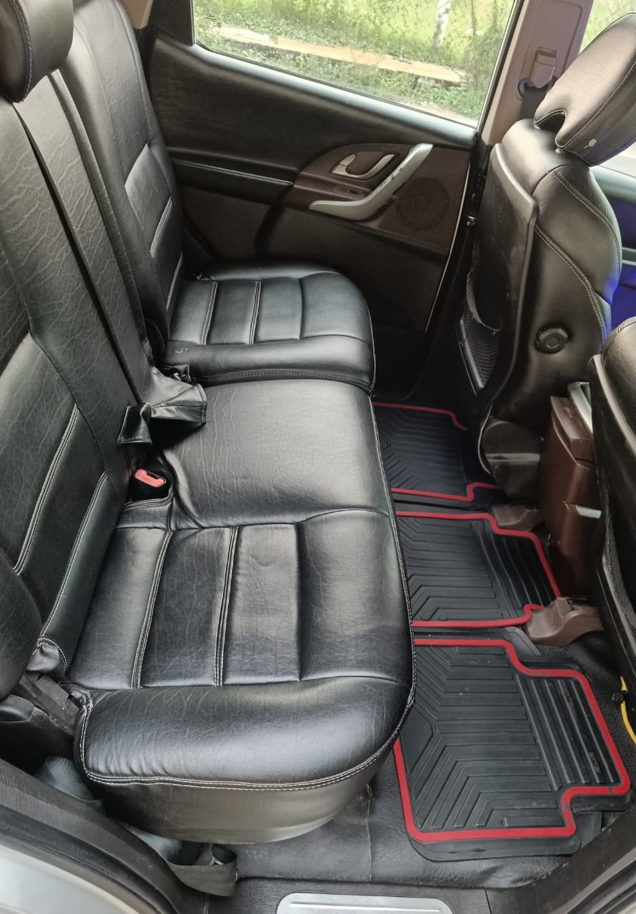 Mahindra XUV500 - Image 2