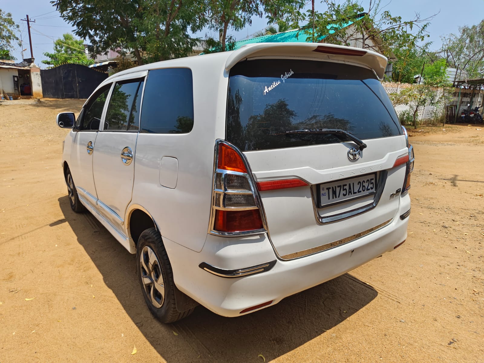 Toyota Innova - Image 3