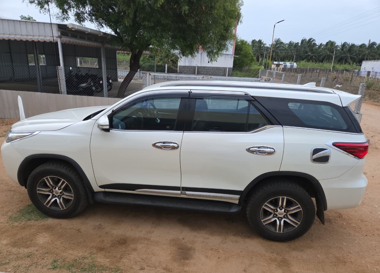 Toyota Fortuner - Image 3