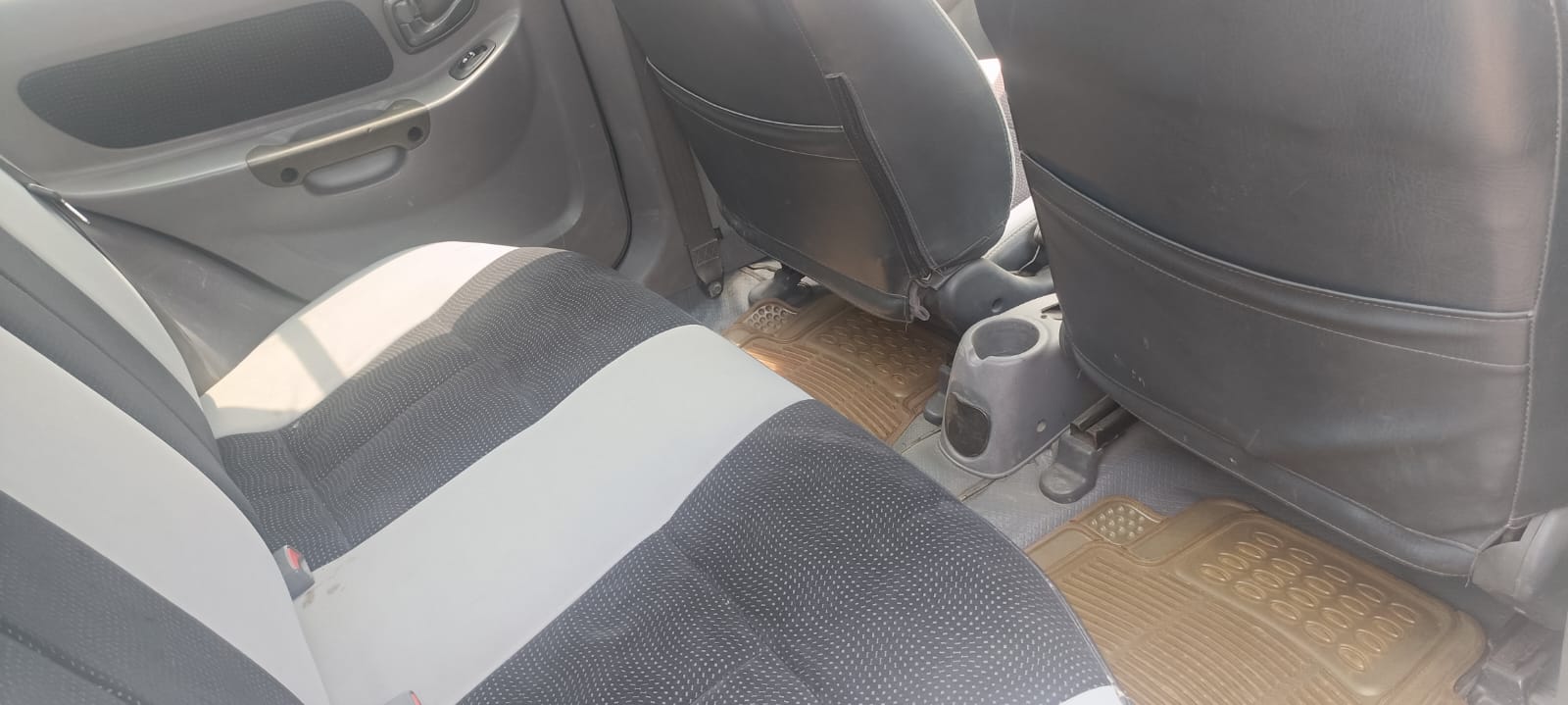 Hyundai Accent - Image 10