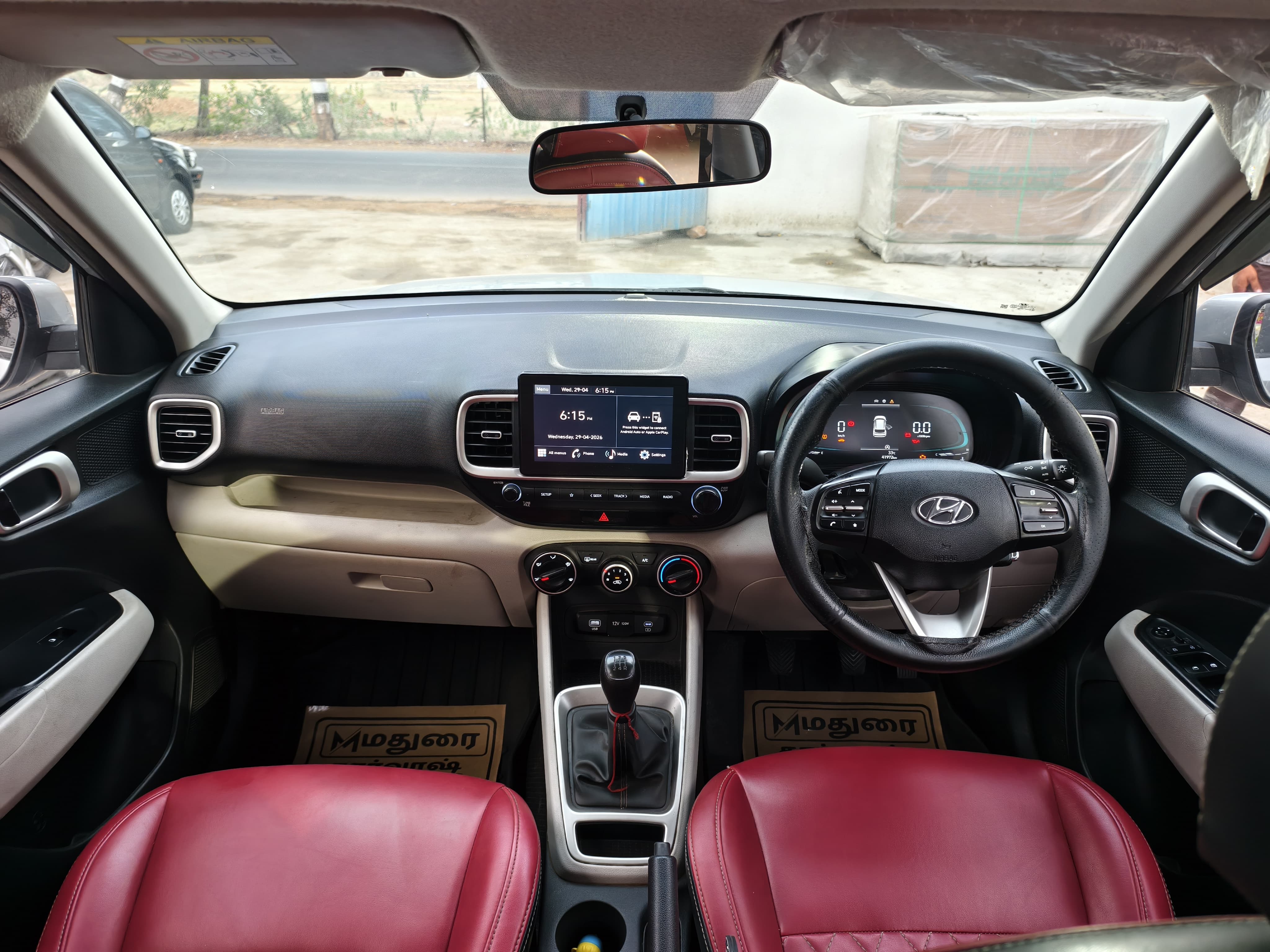 Hyundai Venue - Image 9