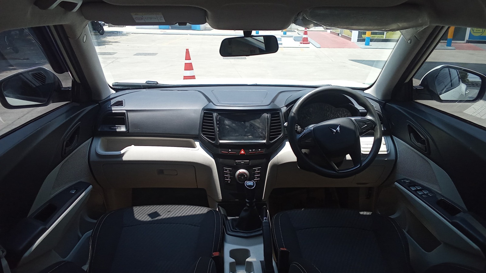 Mahindra XUV300