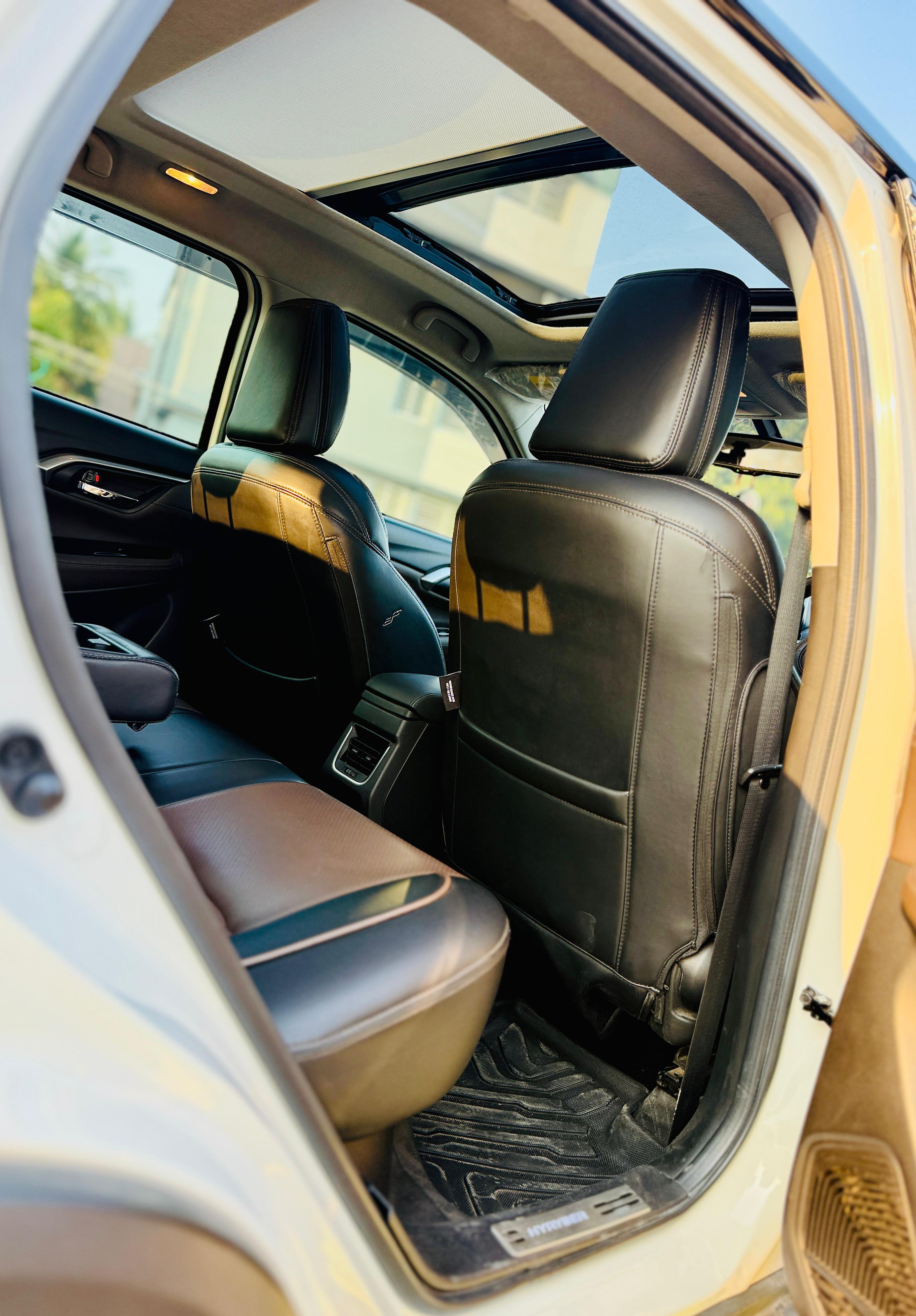 Toyota Urban Cruiser - Image 9