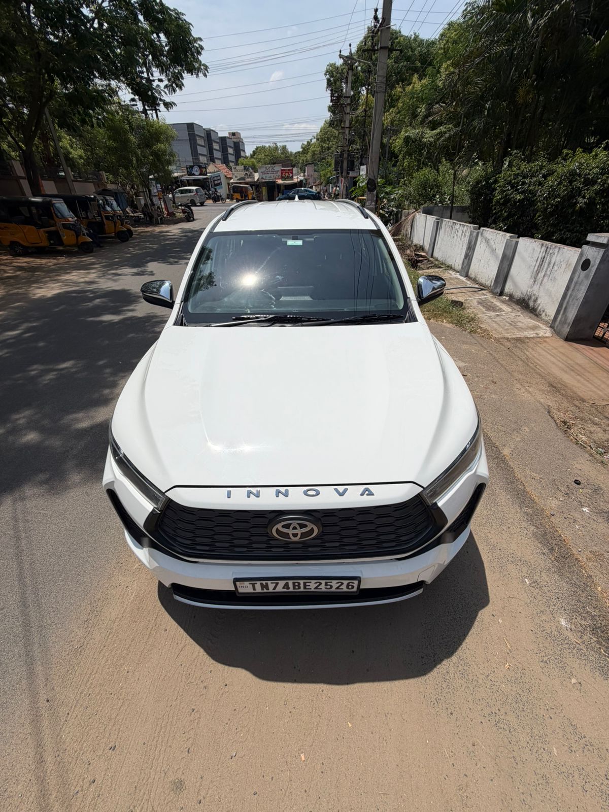 Toyota Innova Hycross