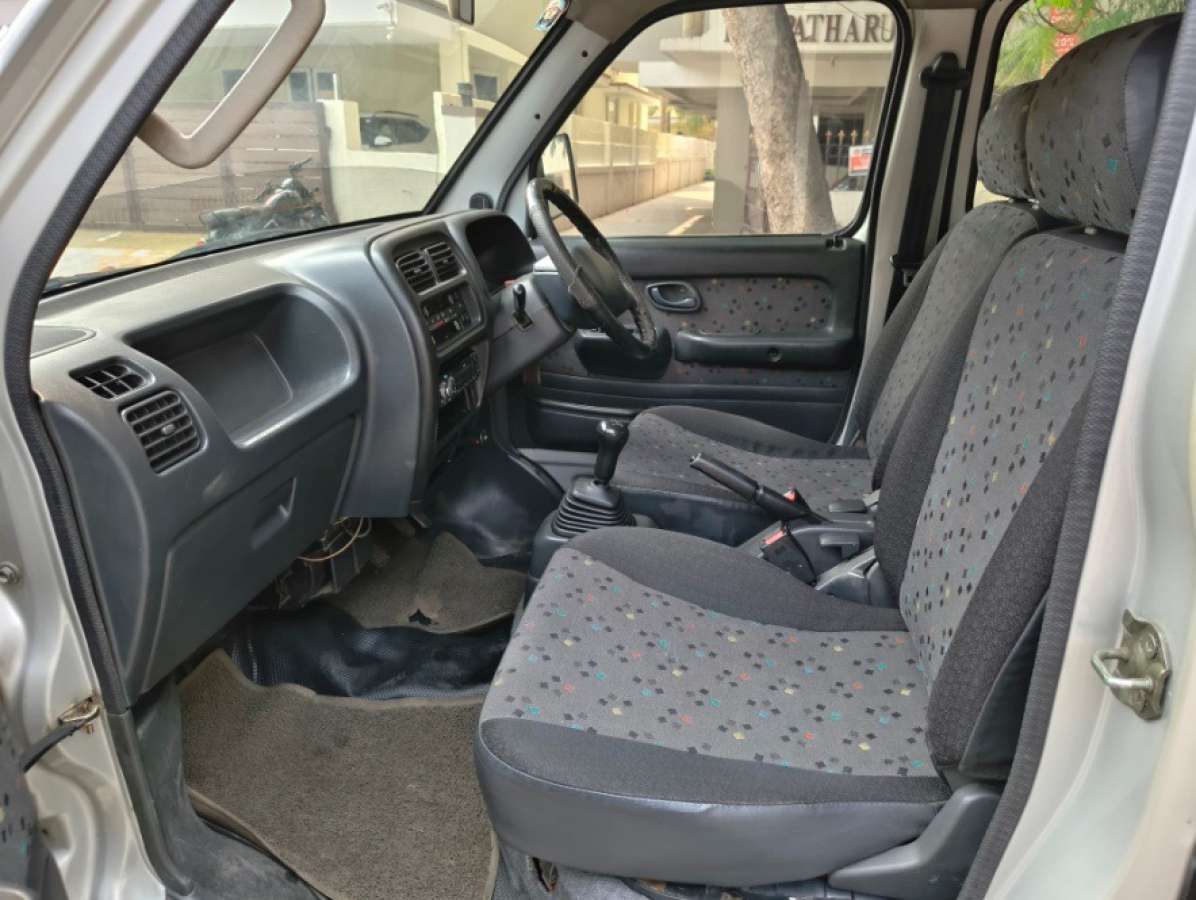 Maruti Suzuki Versa - Image 5
