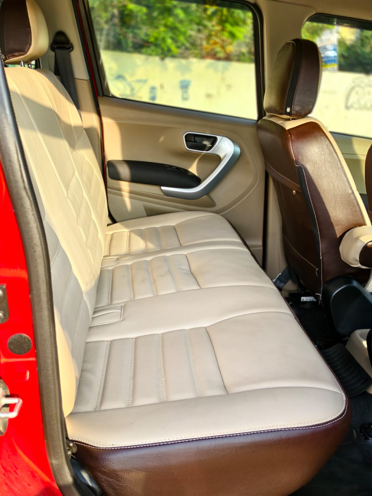 Mahindra TUV 300