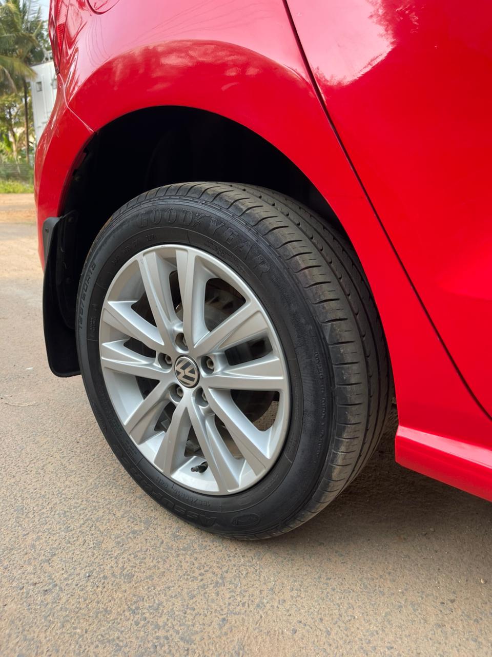 Volkswagen Polo - Image 9