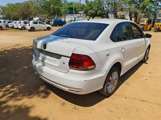 Volkswagen Vento - Image 13