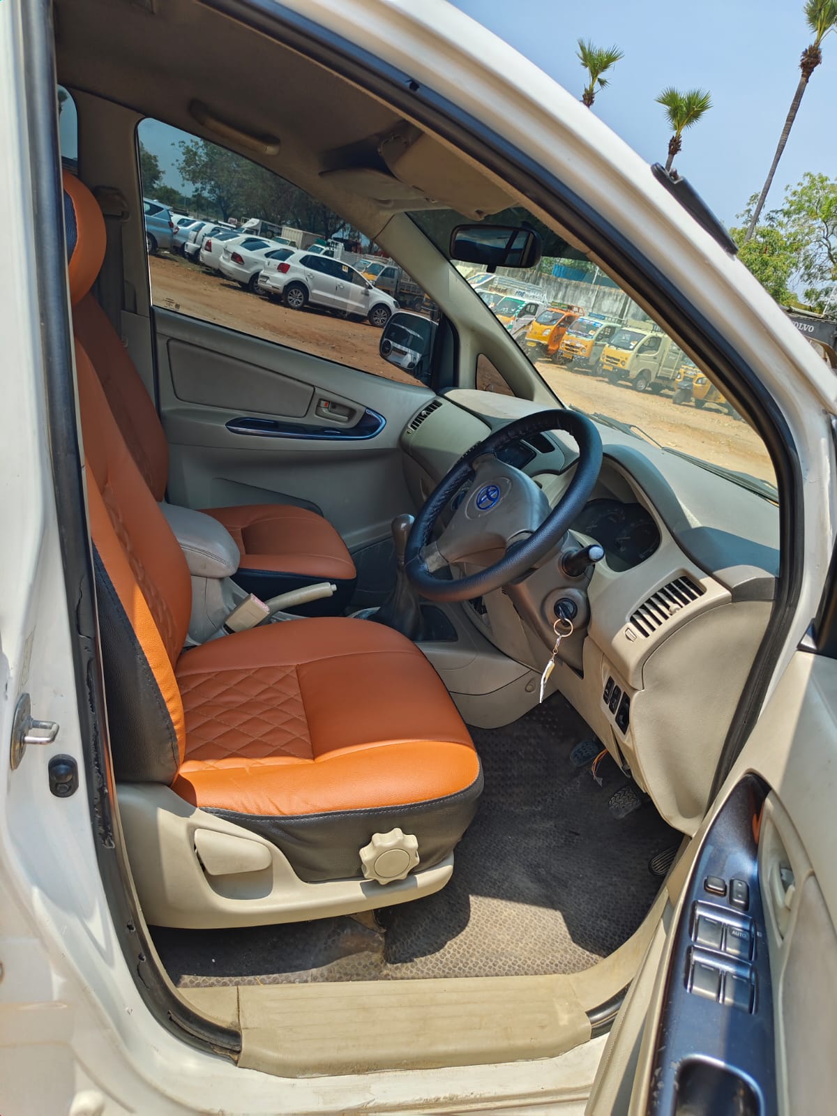 Toyota Innova - Image 9