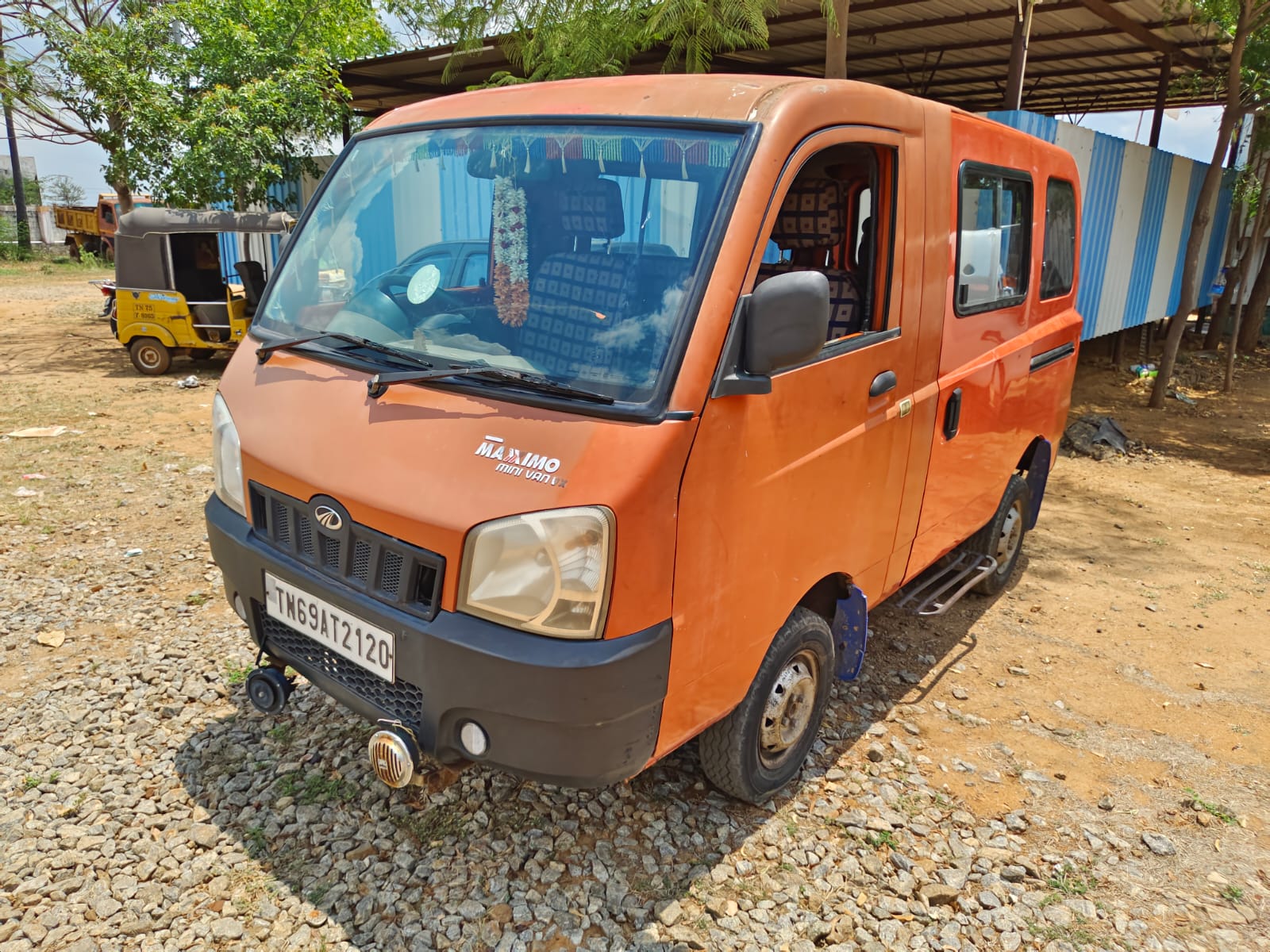 Mahindra Maximo plus