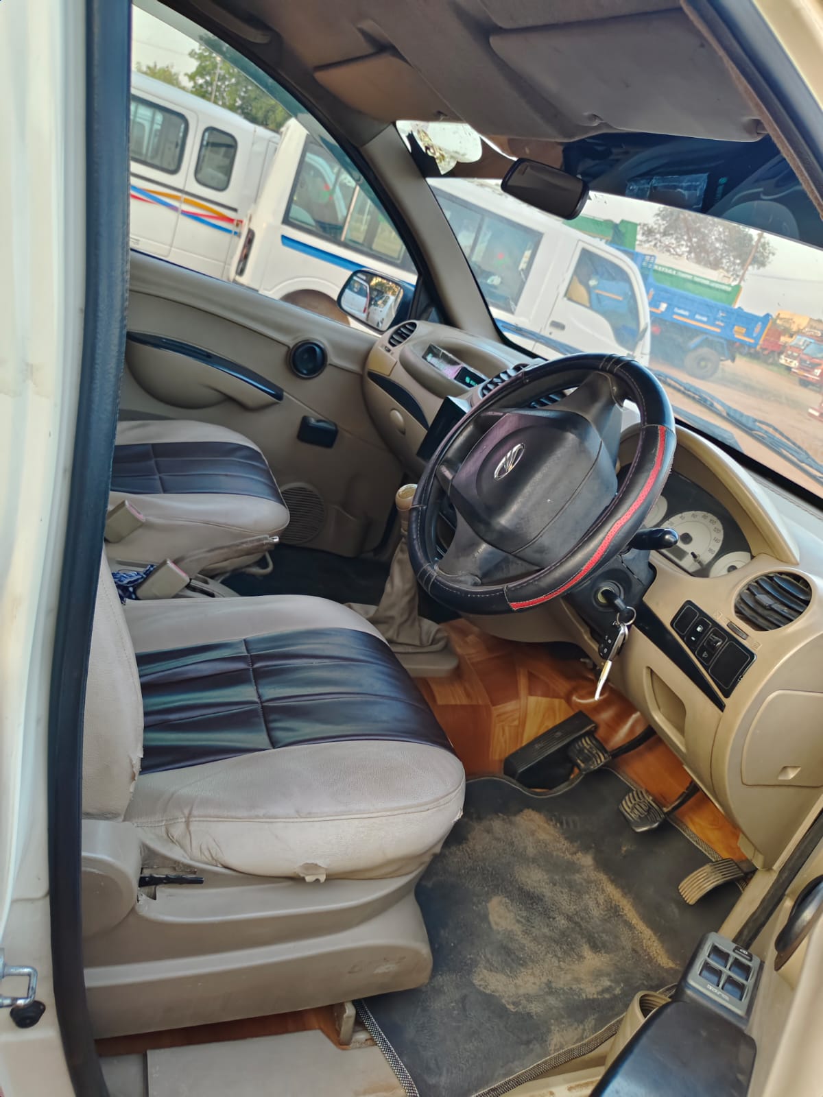 Mahindra Xylo - Image 9