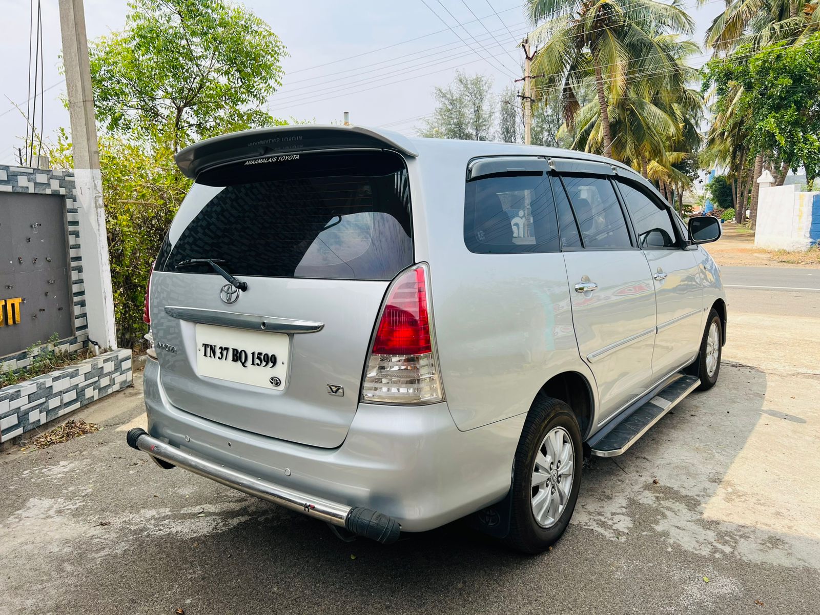 Toyota Innova - Image 11