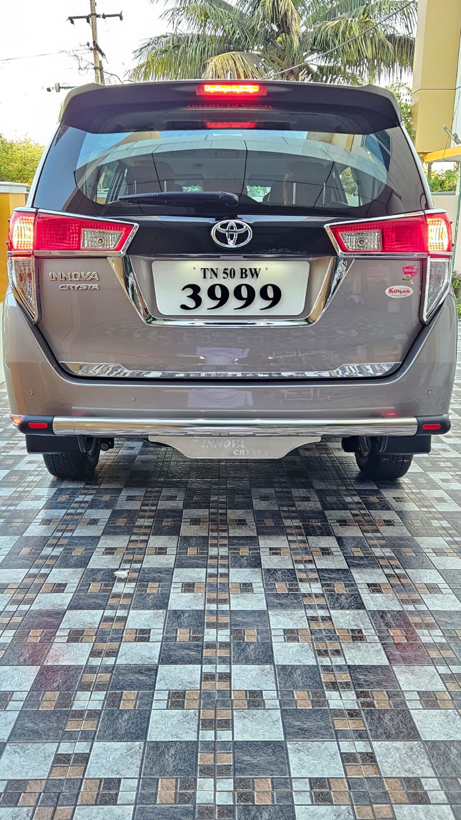 Toyota Innova Crysta - Image 2